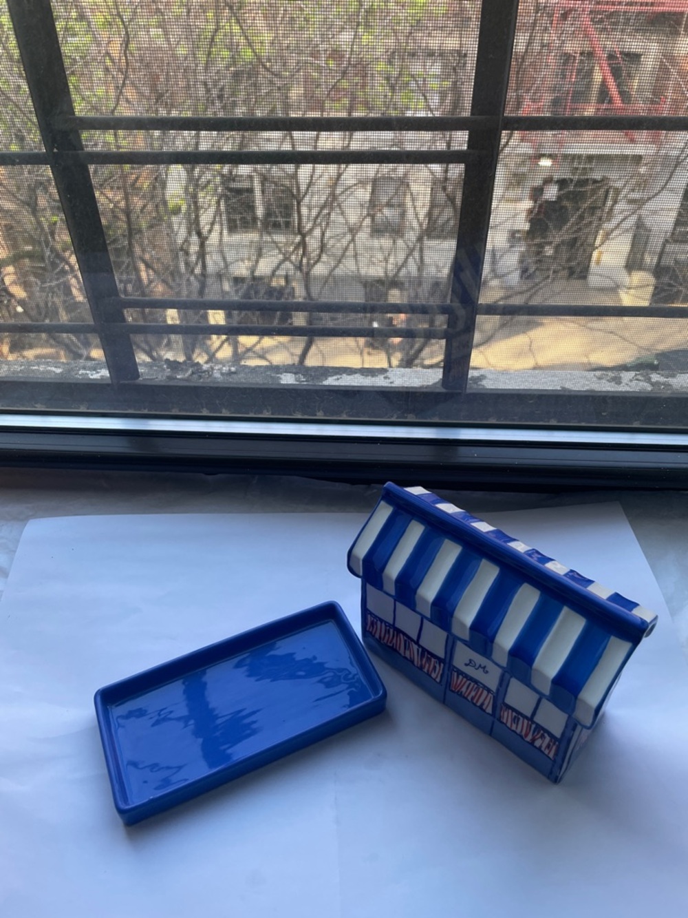 ❤️ Anthropologie Blue & White Ceramic Shopkeeper Butter Dish | NWT - Picture 9 of 11